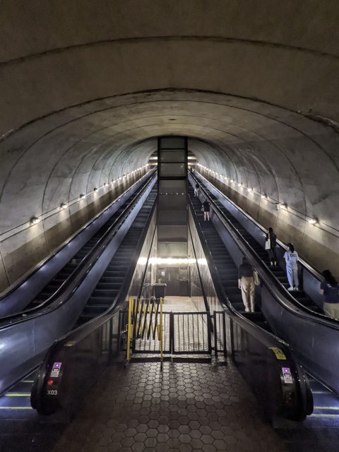 Rosslyn 地铁站的扶梯